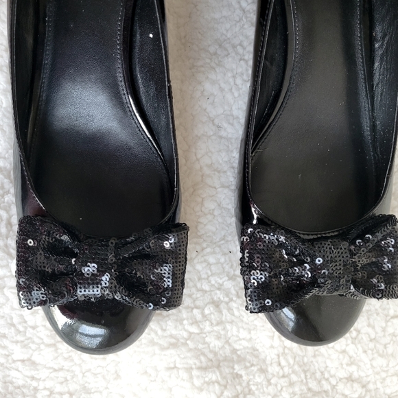 Michael Kors Paris Patent Mid-Heel w/ Sequined Bow size 9M - Picture 9 of 12
